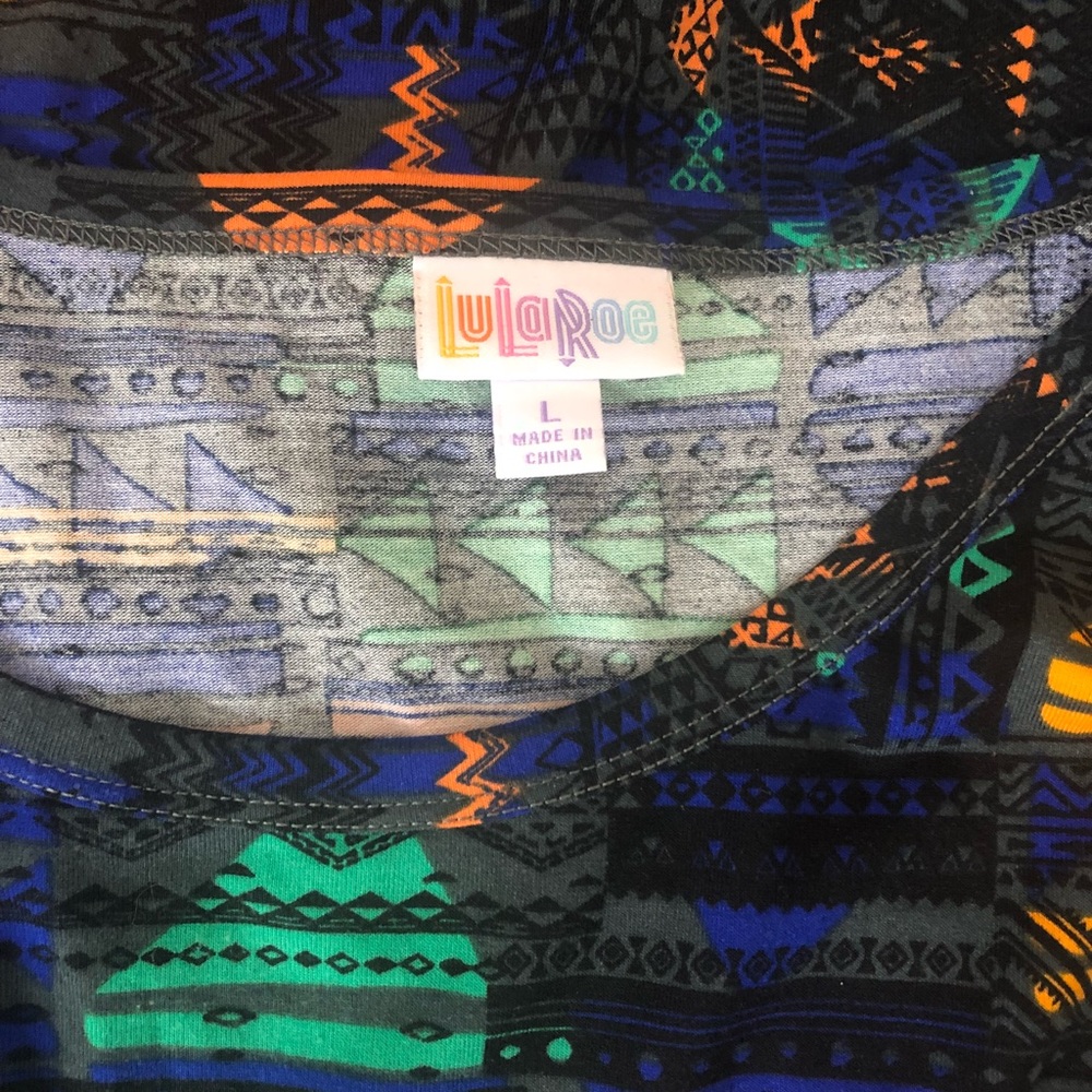 LULAROE MID SLEEVE AZTEC PRINT DREES (LARGE) - Picture 2 of 6